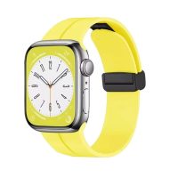 eses Silikonový řemínek pro Apple Watch - Magnetický žlutý L - 38mm, 40mm, 41mm